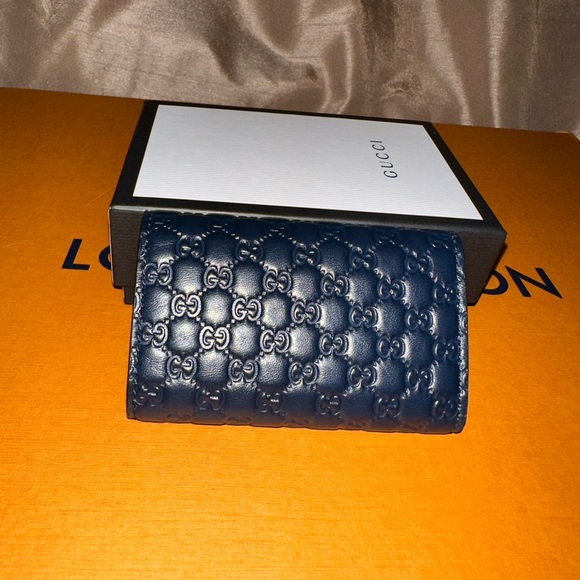 Gucci dark blue 6 key case - Picture 2 of 6